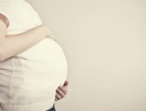 الحمل أعراضه ومشكلاته والمفيد والضار للحامل